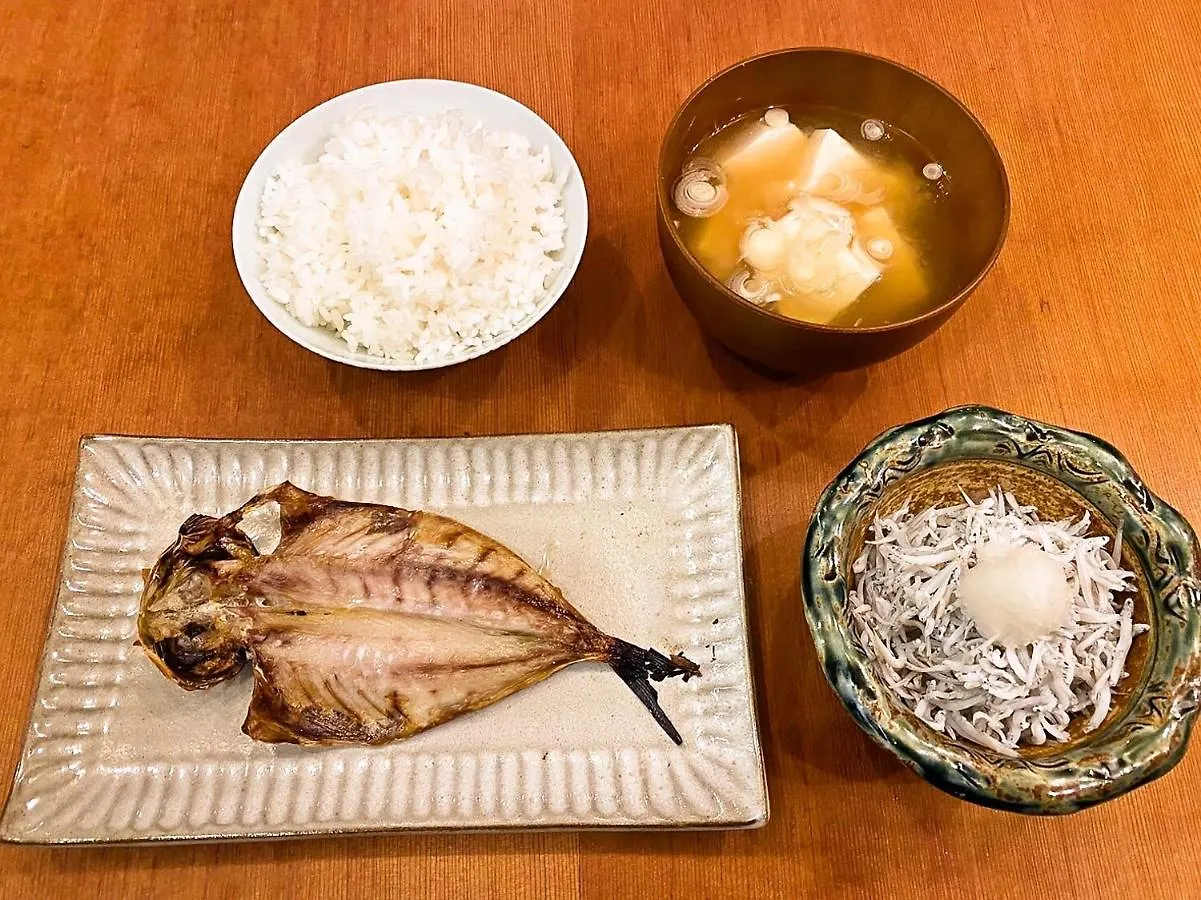 Trawl トロール Villa Koshigoe Giappone
